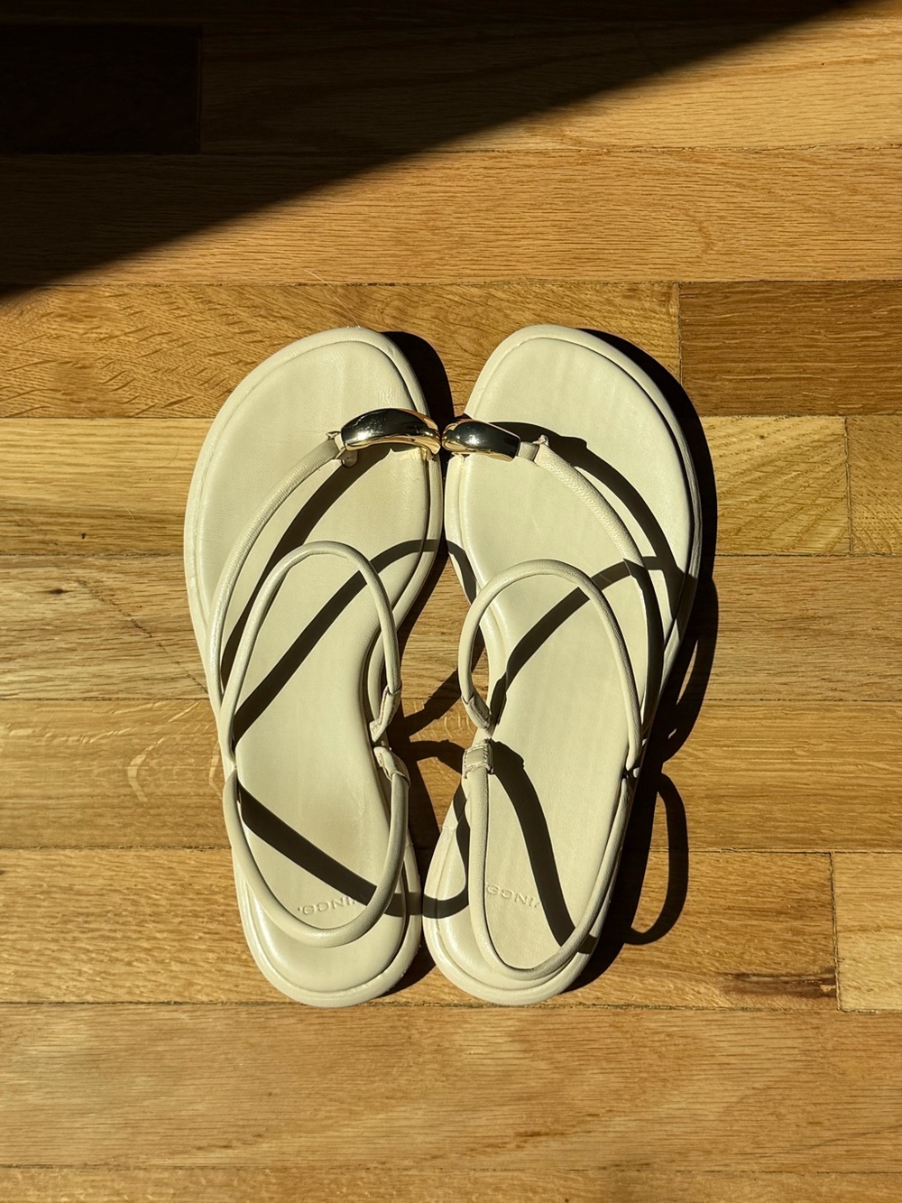 Vince Cream Lucila Sandals